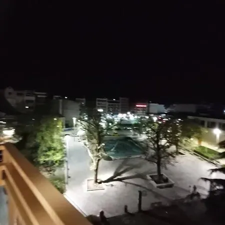 Appartement με θέα πλατεία στο κέντρο της πόλης Larissa