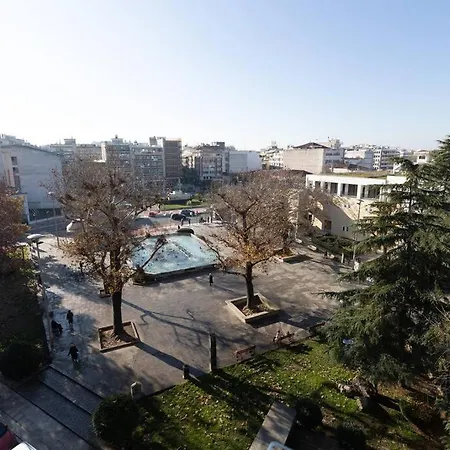 με θέα πλατεία στο κέντρο της πόλης Appartement Larissa
