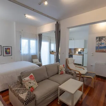 με θέα πλατεία στο κέντρο της πόλης * Larissa