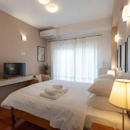 με θέα πλατεία στο κέντρο της πόλης * Larissa