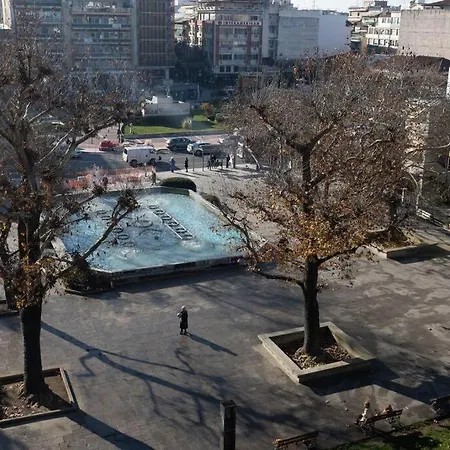 Apartamento με θέα πλατεία στο κέντρο της πόλης *