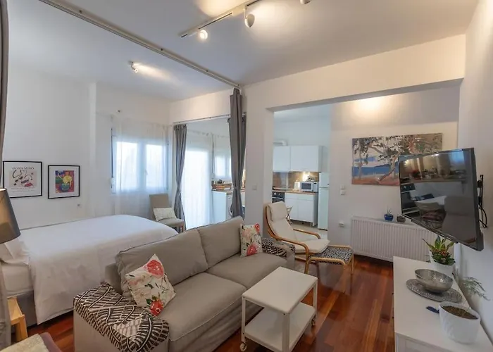 με θέα πλατεία στο κέντρο της πόλης Apartment *