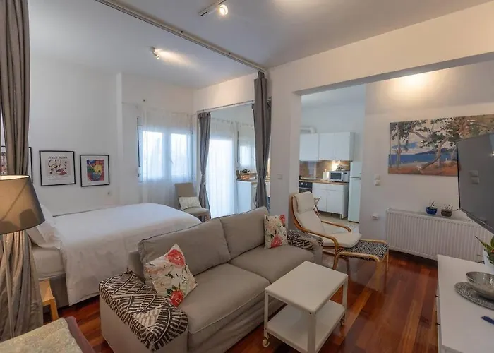 με θέα πλατεία στο κέντρο της πόλης * Larissa