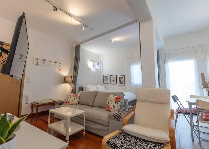 με θέα πλατεία στο κέντρο της πόλης Apartment *