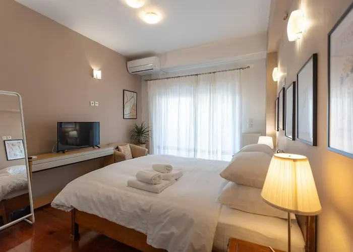 με θέα πλατεία στο κέντρο της πόλης * Larissa