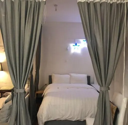 Apartment με θέα πλατεία στο κέντρο της πόλης *