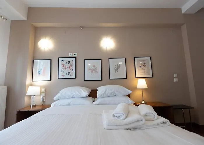 με θέα πλατεία στο κέντρο της πόλης * Larissa