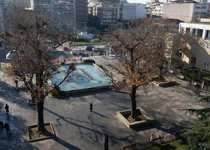 Apartment με θέα πλατεία στο κέντρο της πόλης *