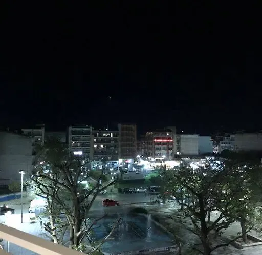 Apartment με θέα πλατεία στο κέντρο της πόλης